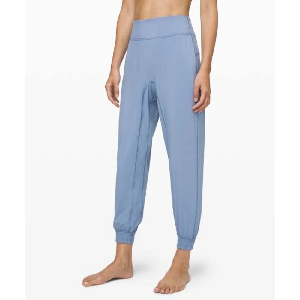 Lululemon Sun Setter Jogger in Peri‎ Purple Size 4